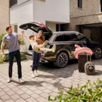 1752130036_PremiumContact7_Main_Shot_People_cropVisual_RGB_highres