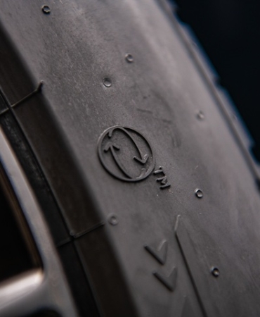 1752218405_Pirelli_Logo_Bio_Based_RecycledMaterials