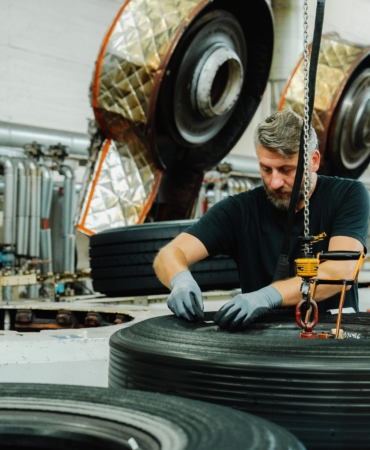 Continental Otonom Robotlarla Lastik Üretiminde Ergonomiyi Artırdı