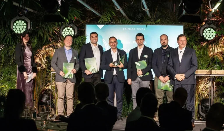 Mercedes Otobüsünde Karbon Azaltan Kaplama: Ulaşımda Yeni Dönem