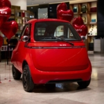 Microlino Beymen Zorlu’da: Sevgililer Günü İçin Milano Red Şıklığı