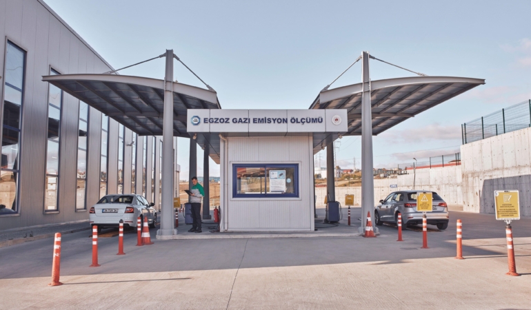 Egzoz Emisyon Ölçümünü Yaptırmayanlara 17.957 TL Ceza: Sürücülere Kötü Haber