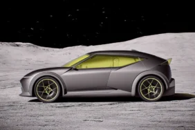 Milano'da Sürpriz Model Tanıtımı